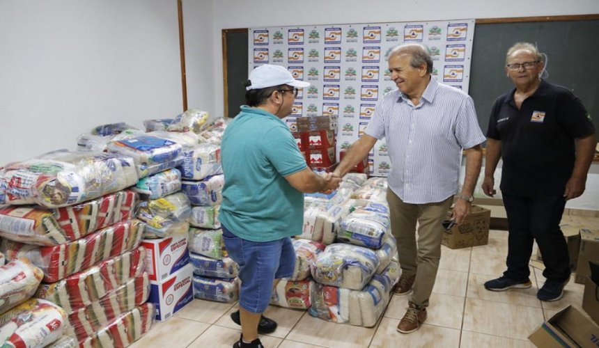 RIO PRETO - Defesa Civil envia primeiro caminhão baú carregado para o RS